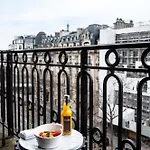 Hotel Radisson Blu Champs-elysées,