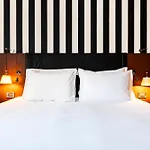 Hotel Radisson Blu Champs-elysées, 5*
