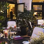 Hotel Radisson Blu Champs-elysées, 5*