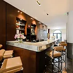 Hotel Radisson Blu Champs-elysées,