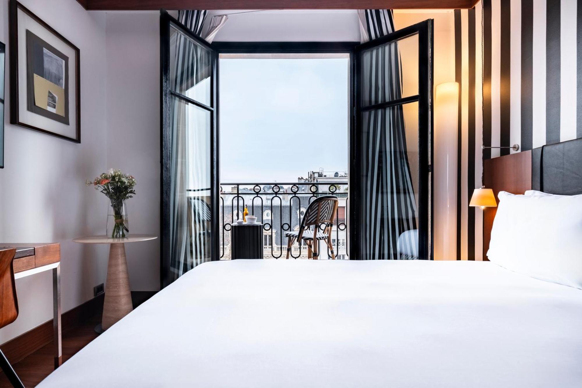 Hotel Grand Champs-elysees Paris