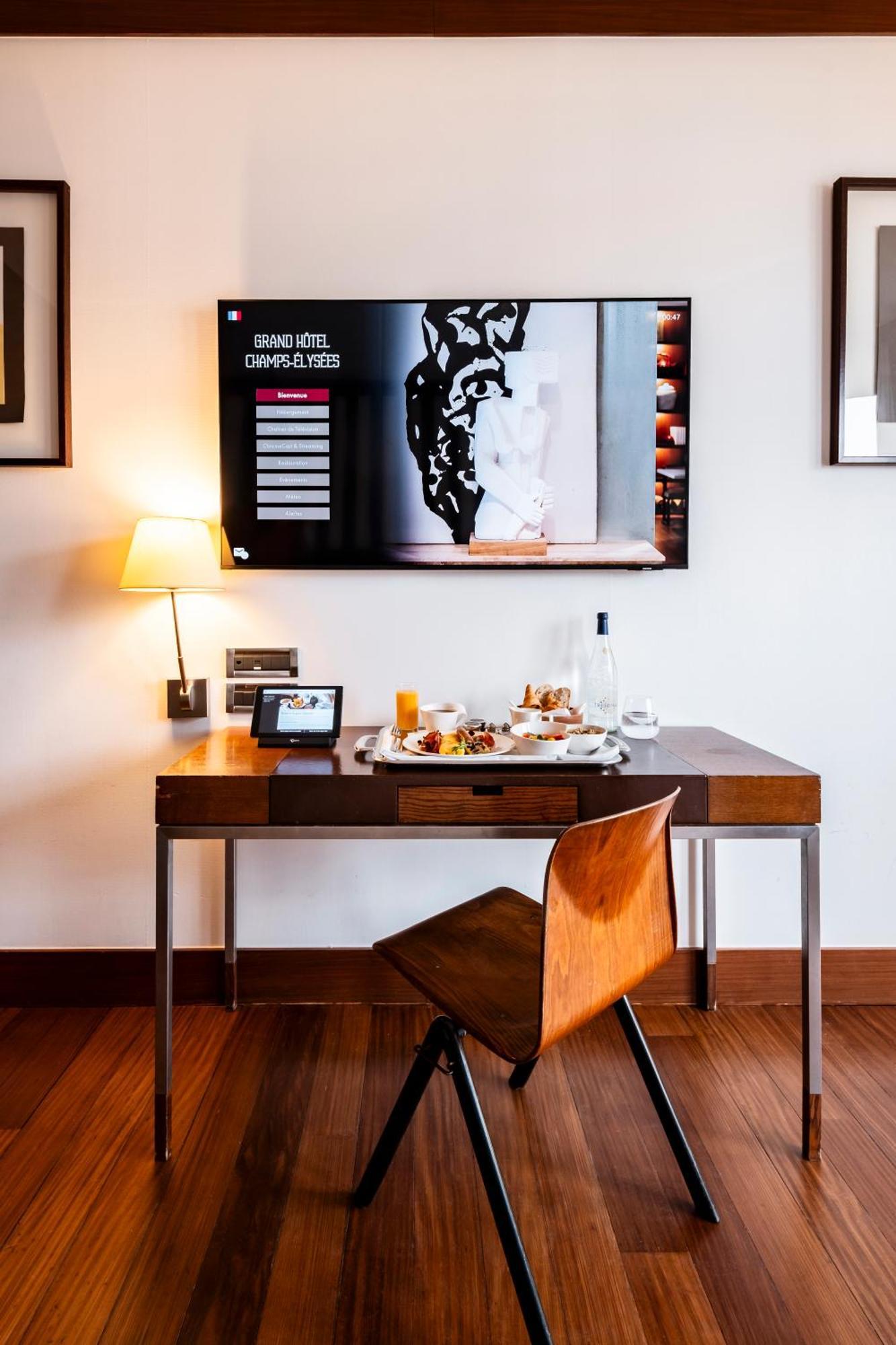 Radisson Blu Champs-elysées, 5*