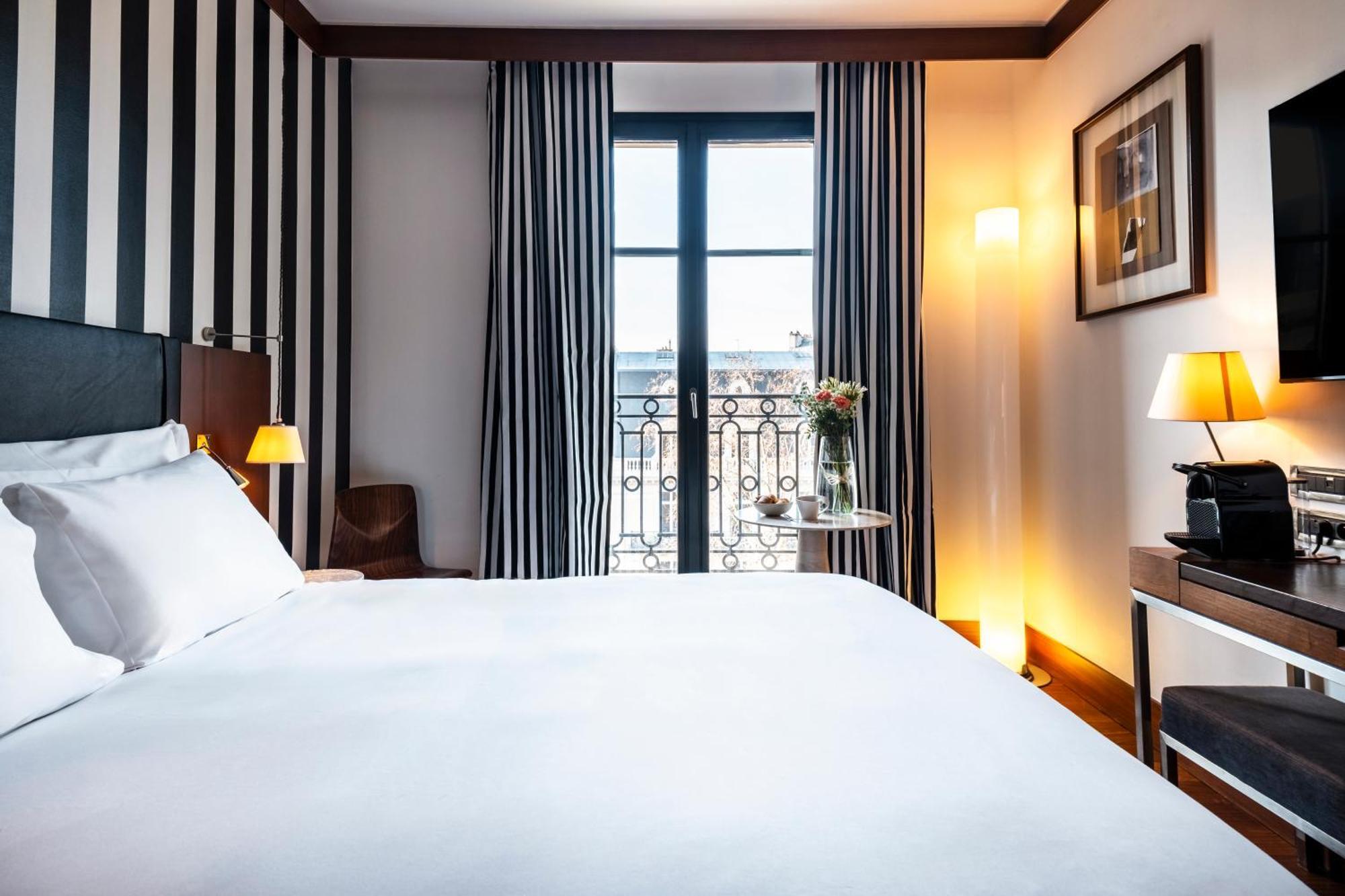 Hotel Grand Champs-elysees 5*