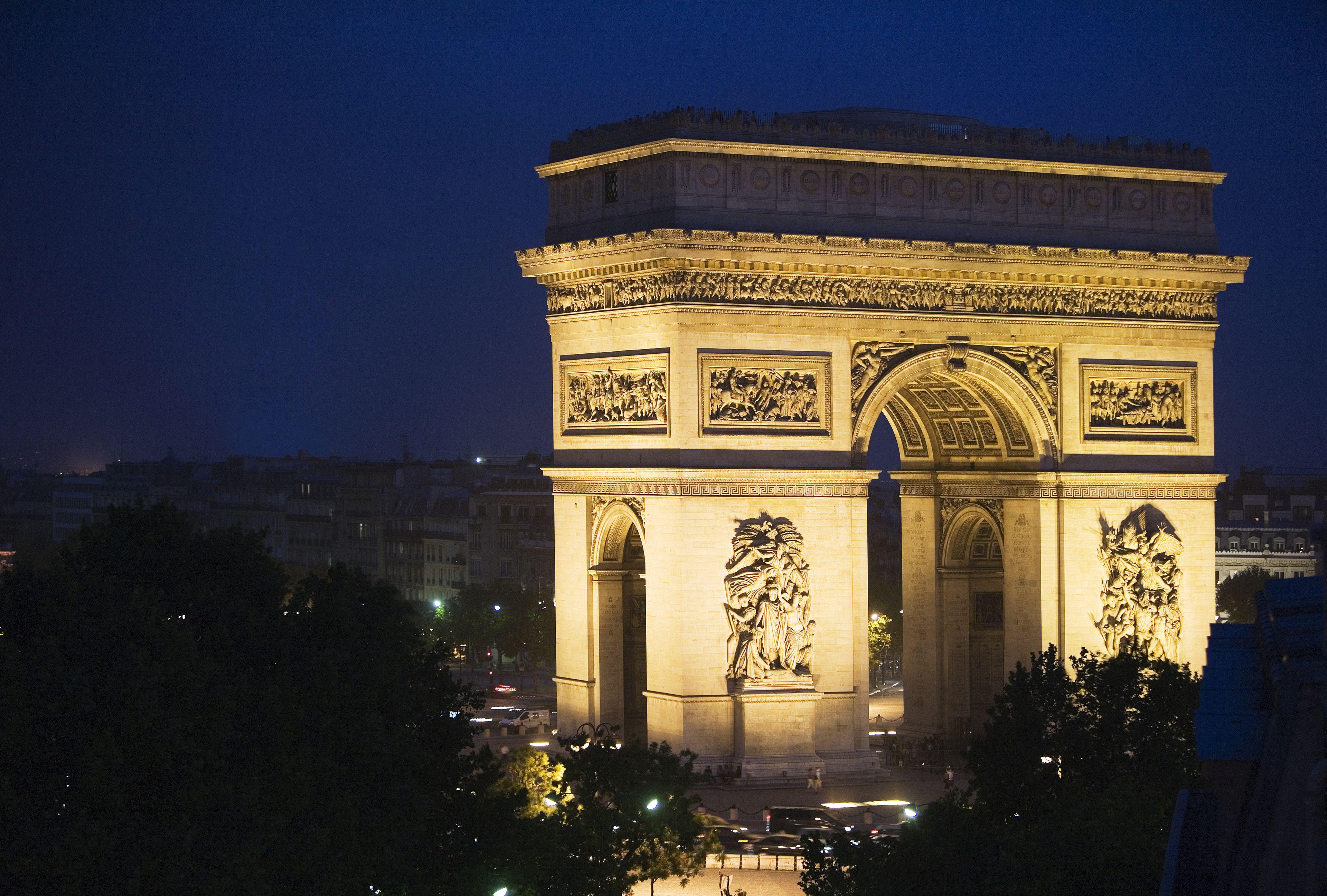 Radisson Blu Champs-elysées, 5*