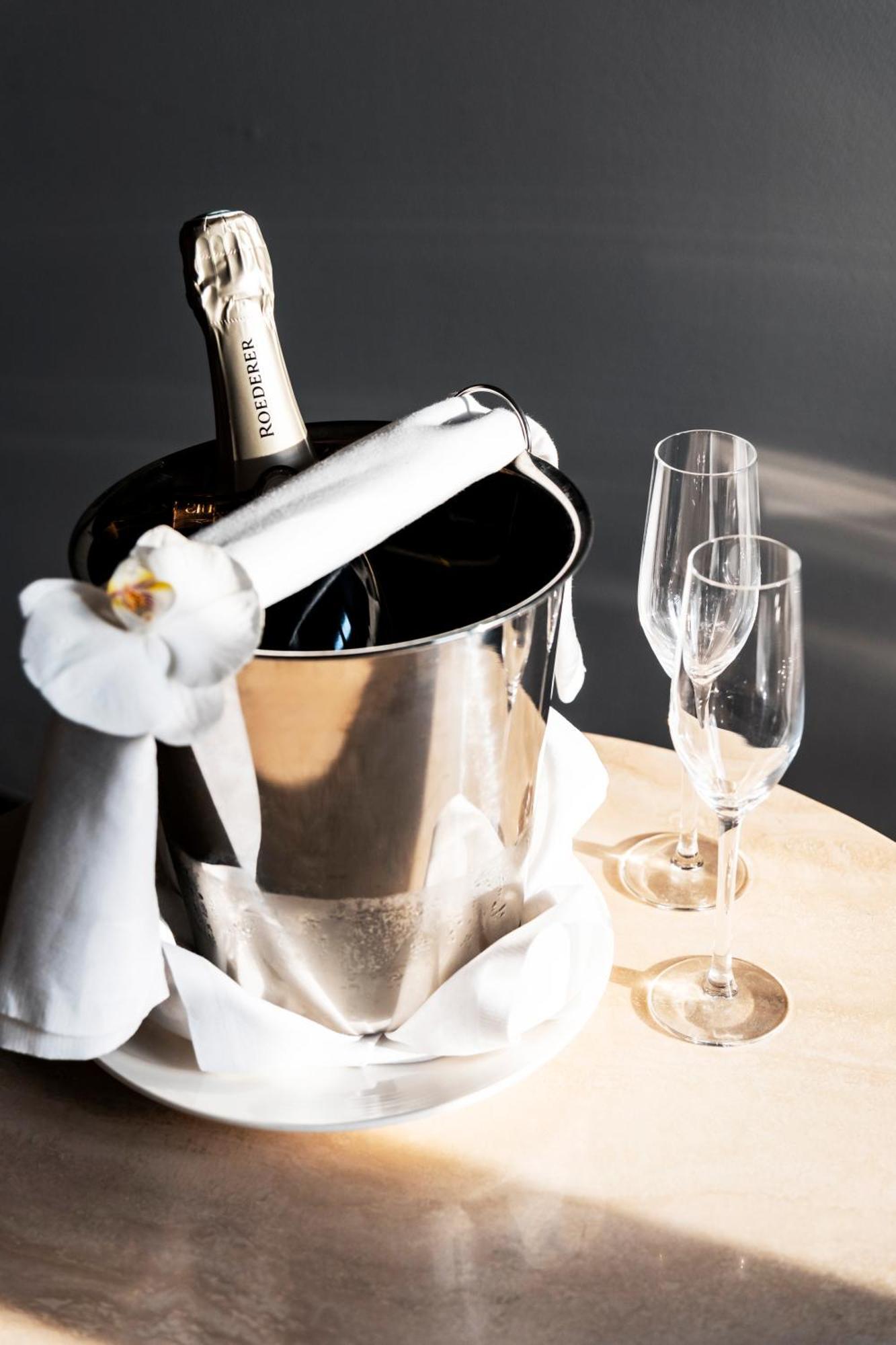 Hotel Grand Champs-elysees Paris